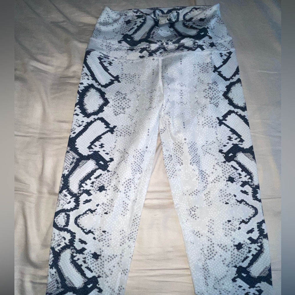 Snakeskin Print Leggings